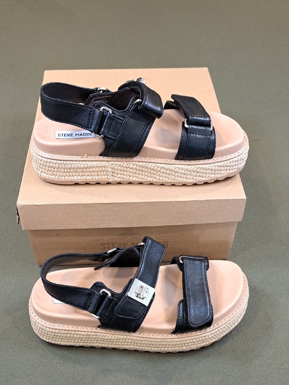 Steve Madden Bigmona Sandals - Color: Black Leather / Natural Raaffia - Size: 7